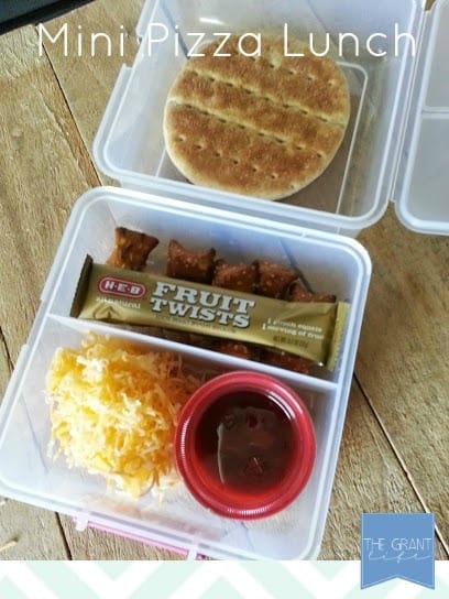 https://mommakesdinner.com/wp-content/uploads/2013/08/mini-pizza-lunchable-copy-cat.jpg