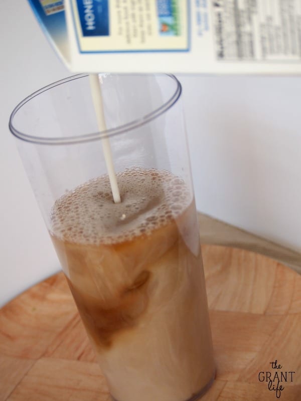 Iced Chai Latte (Starbucks Copycat) - Texanerin Baking