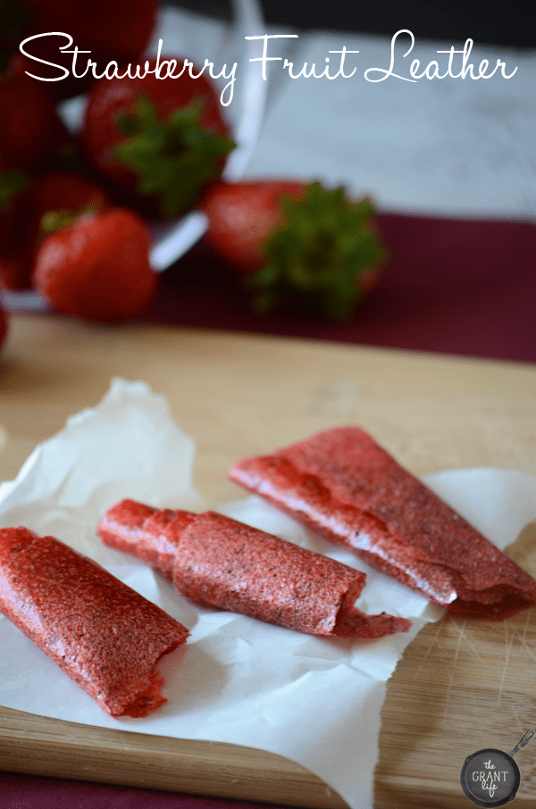 Strawberry Fruit Leather! So easy to make and its perfect for snacks or lunch boxes!