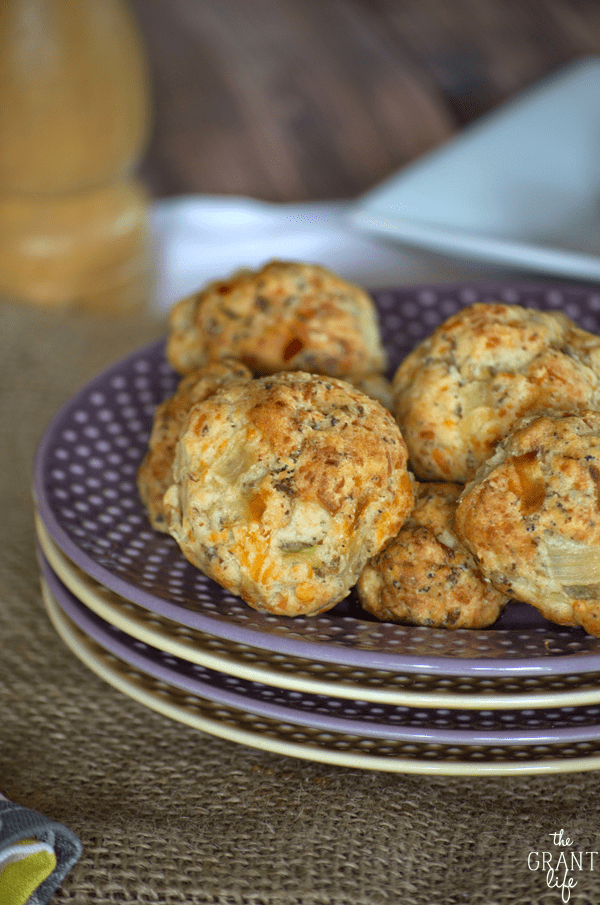 Easy appetizer recipe - spicy cheddar and sausage balls