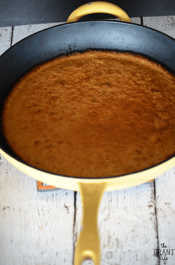 Easy honey skillet cornbread recipe