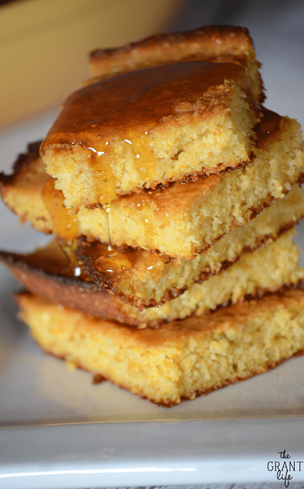 Simple Sweet Cornbread - Melanie Makes