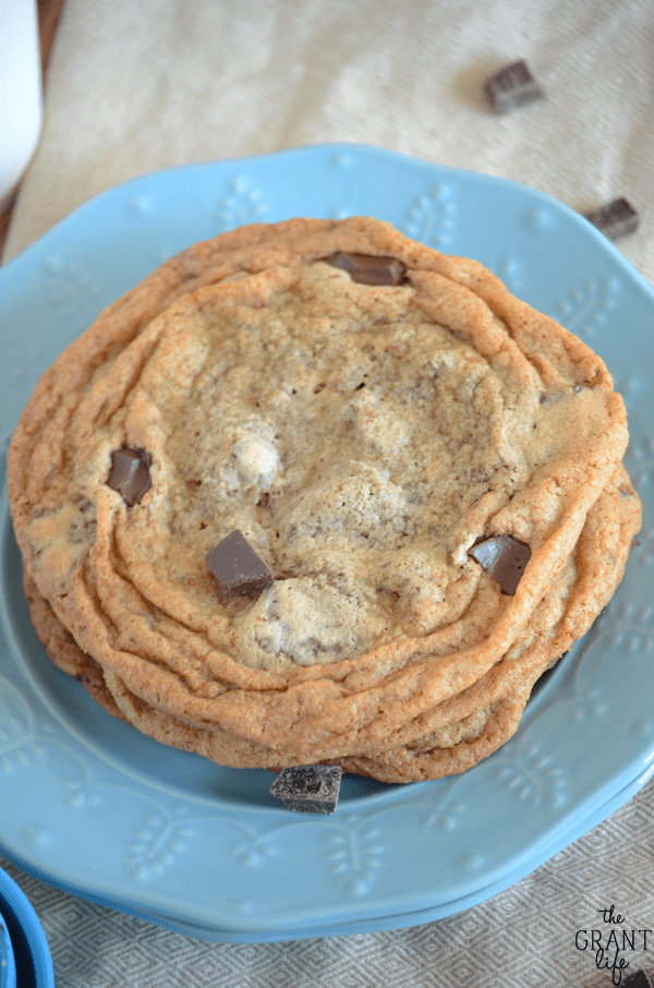 Starbucks Chocolate Chunk Cookies - mom makes dinner