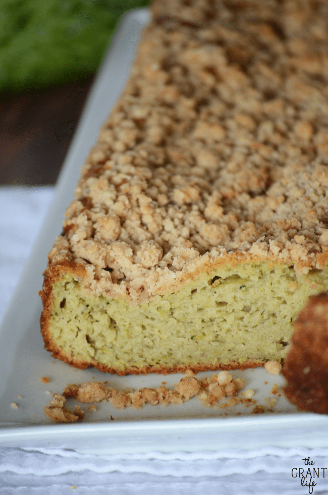 Zucchini bread with crumb topping! This looks so amazing!