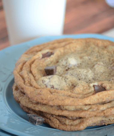 cropped-Chocolate-chunk-cookie-recipe-Starbucks-copycat-.png