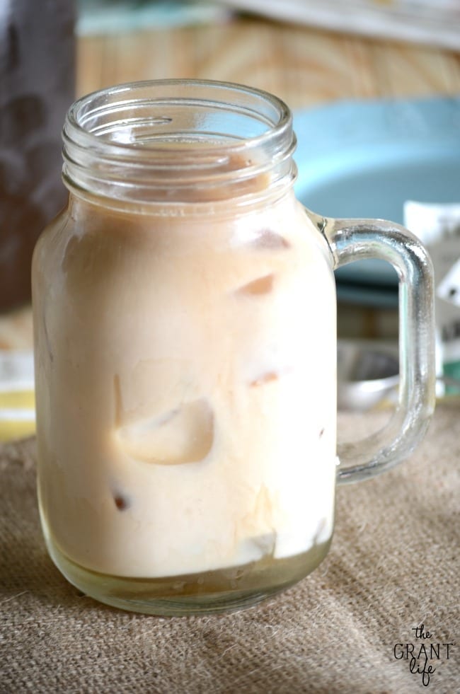 Easy iced vanilla chai latte recipe