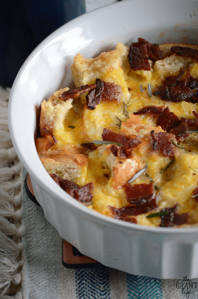 Cheesy bacon breakfast casserole recipe!