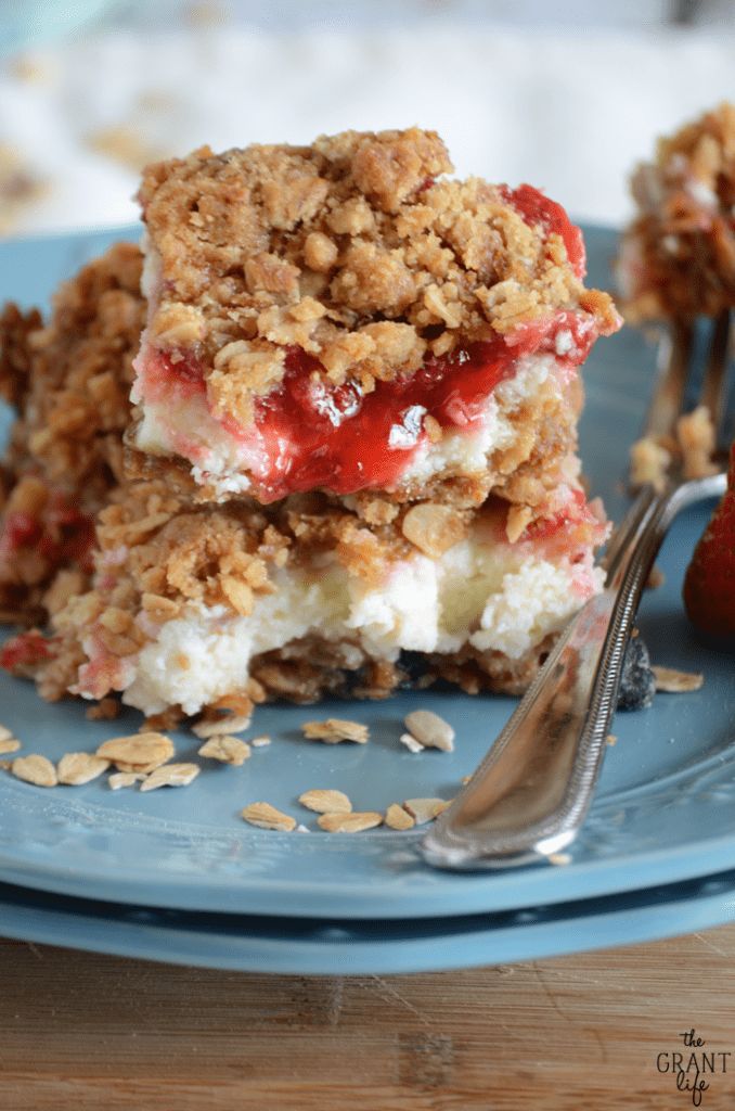 Delicious strawberry cheesecake muesli bars