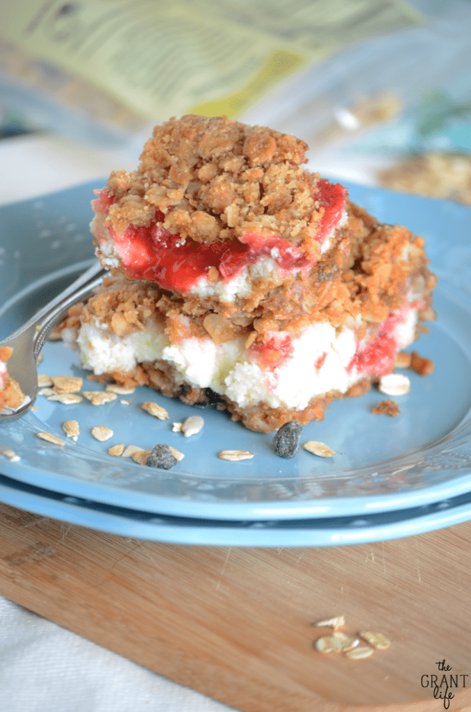 Easy strawberry cheesecake muesli bars