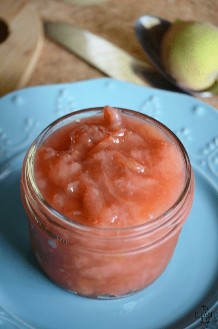 You only need a few ingredients to make this homemade peach jam!