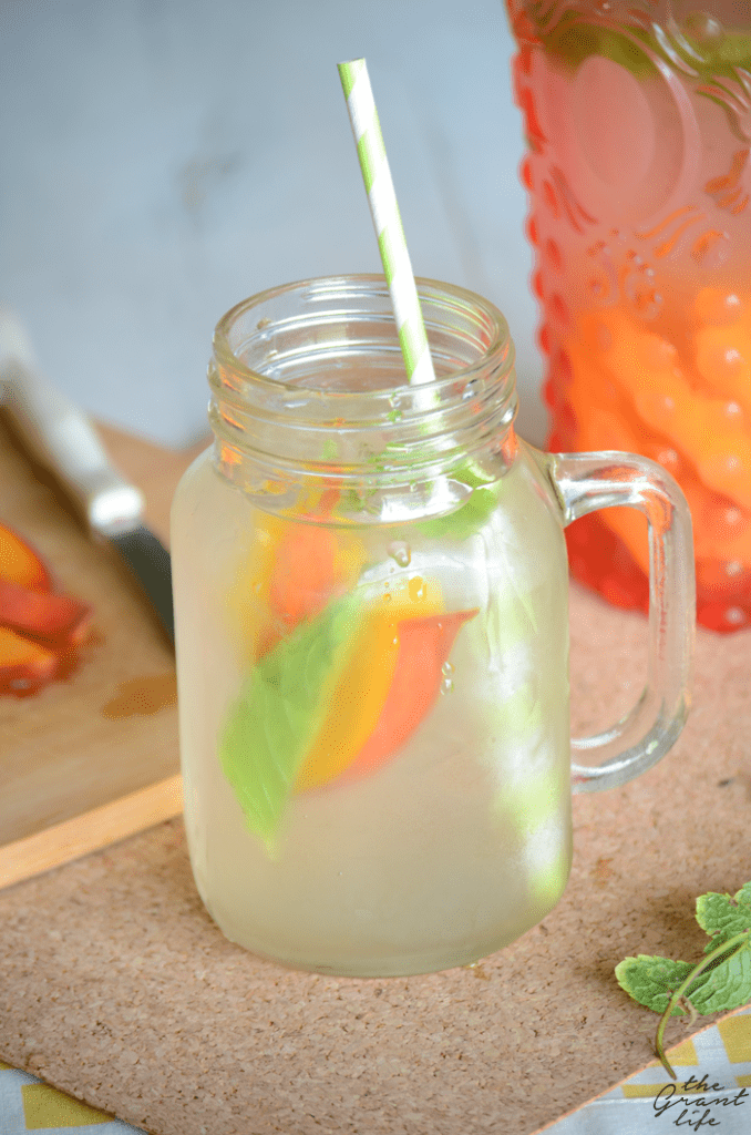How to make apricot mint infused water