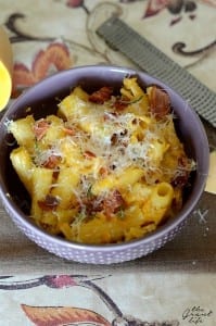 Easy on pot butternut squash and bacon pasta! Perfect dinner recipe!
