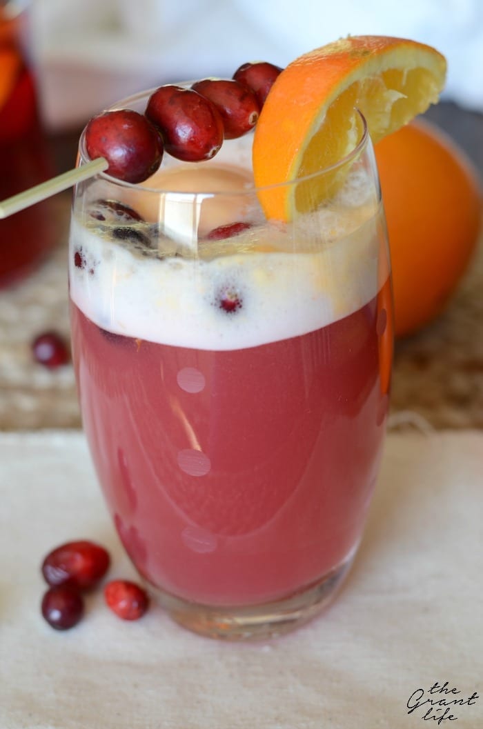 Sparkling cranberry punch - mom makes dinner