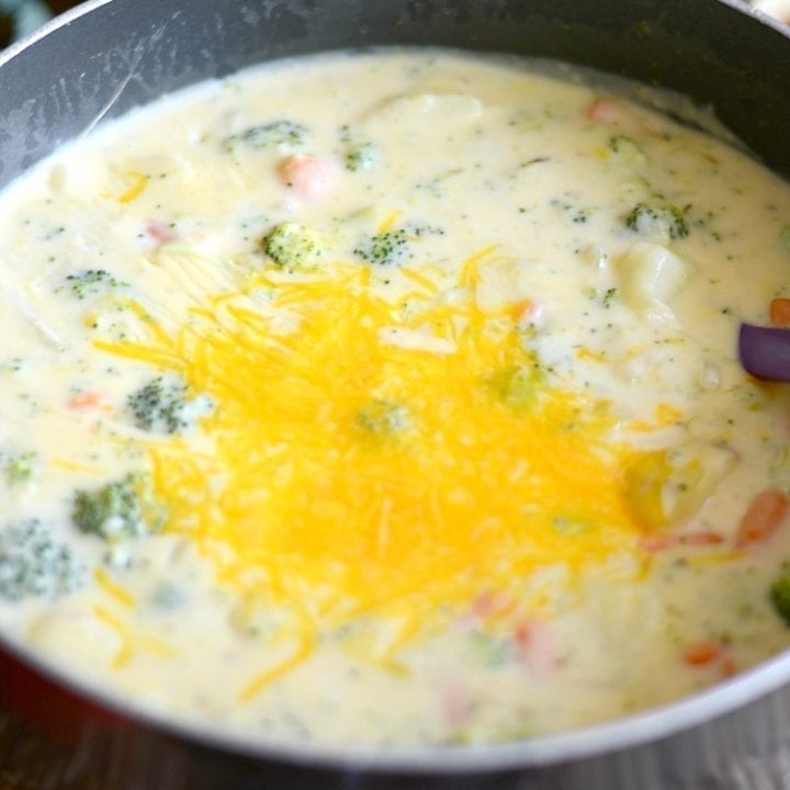 Broccoli potato cheese soup - mom makes dinner