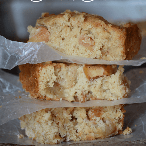 Cinnamon apple crumb cake