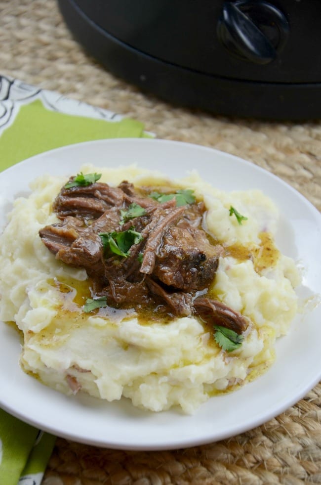 https://mommakesdinner.com/wp-content/uploads/2018/10/Mississippi-pot-roast.jpg