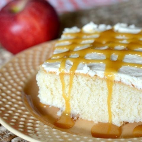 Salted Caramel Apple Crumble Cake - A Spoonful of Vanilla