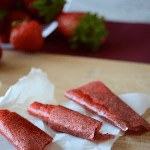 Strawberry Fruit Leather - mom makes dinner