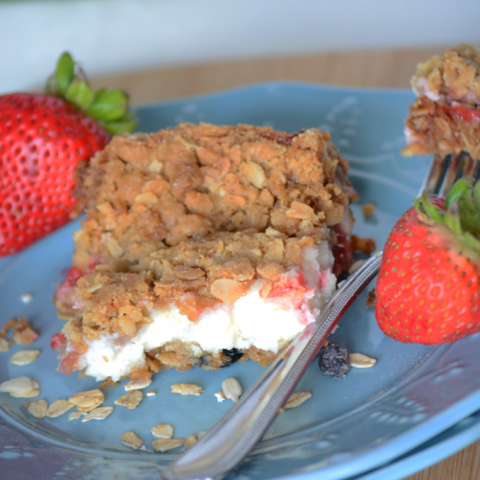 Strawberry Cheesecake Muesli Bars