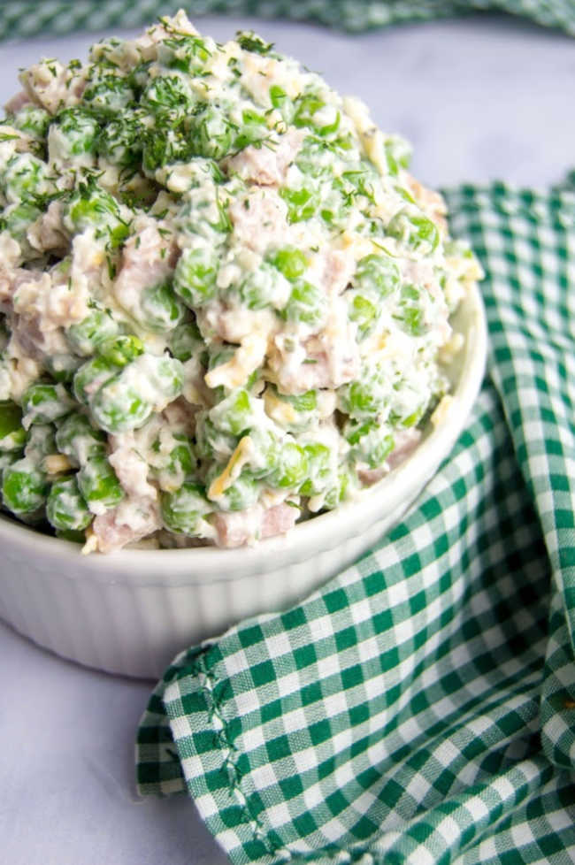 Creamy pea salad - mom makes dinner