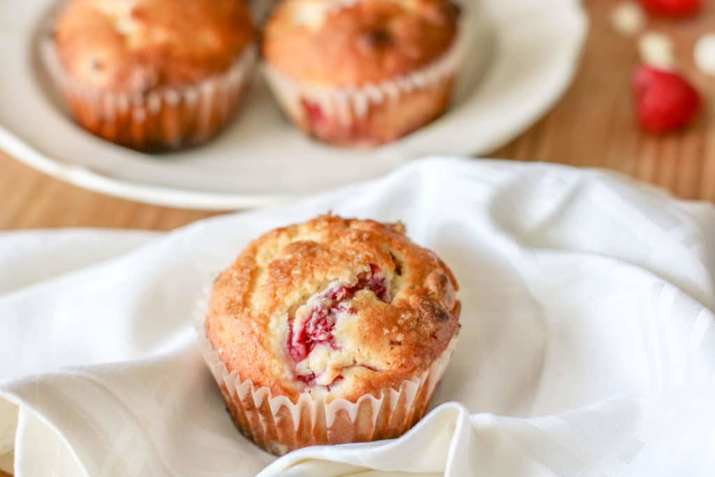 how to make raspberry white chocolate muffins