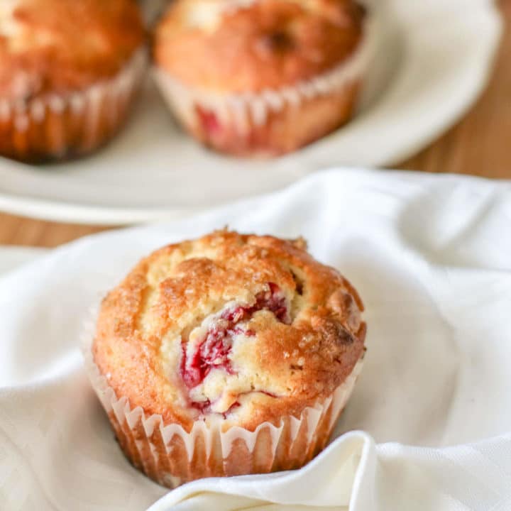 how to make raspberry white chocolate muffins