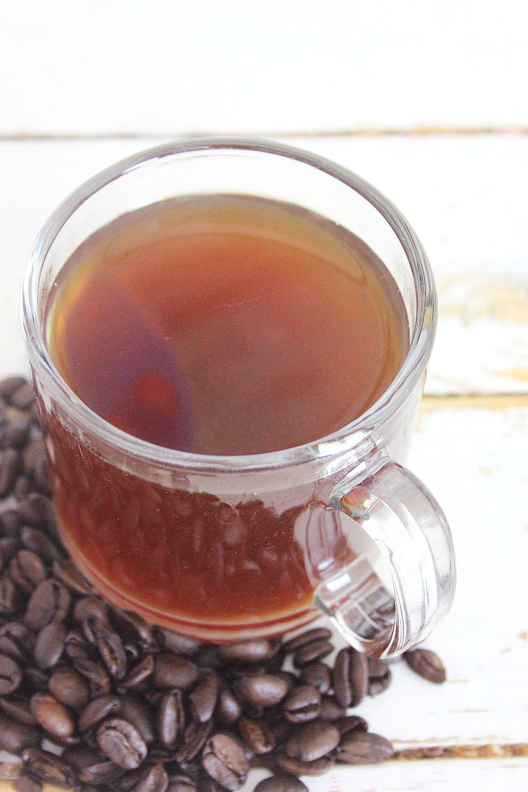 Honey Latte mom makes dinner