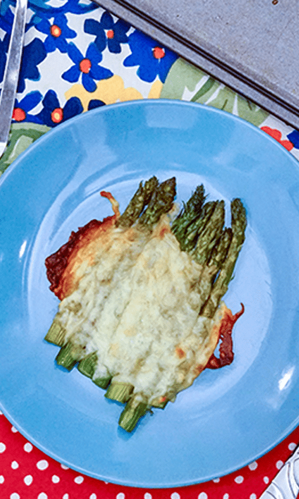 cheesy baked asparagus