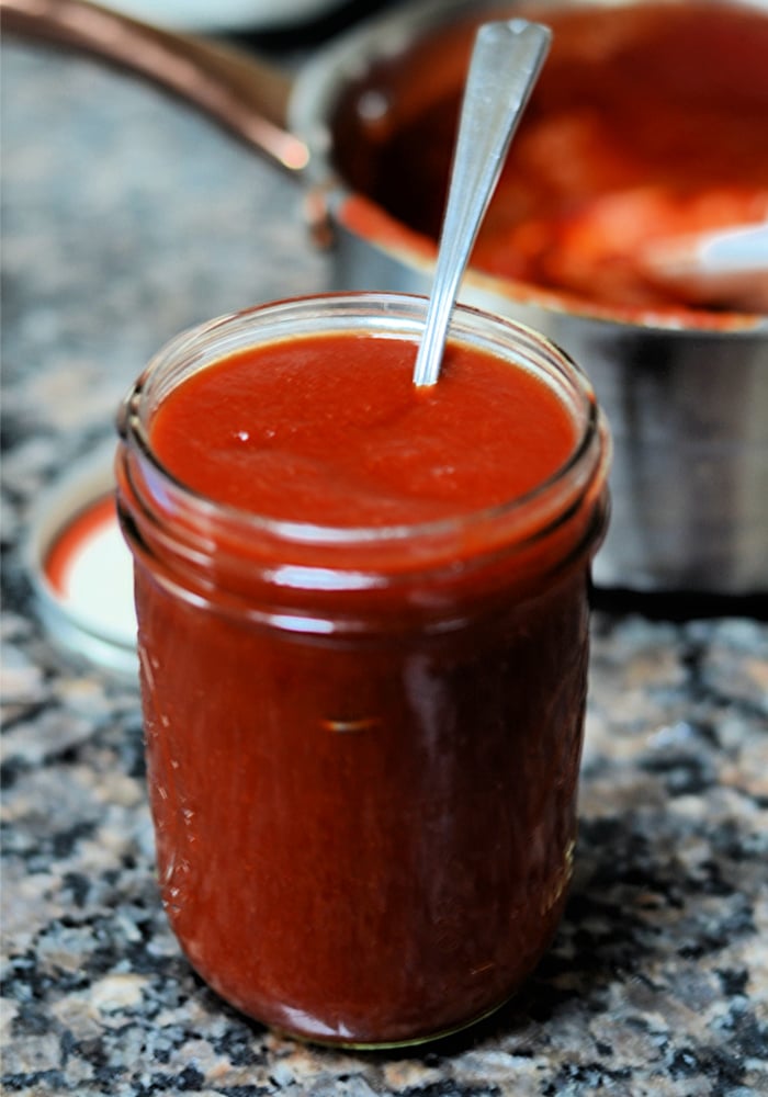 Easy Homemade BBQ Sauce - mom makes dinner