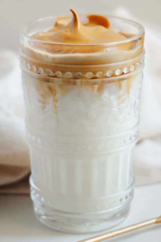 https://mommakesdinner.com/wp-content/uploads/2020/05/almond-whipped-coffee3-683x1024.jpg