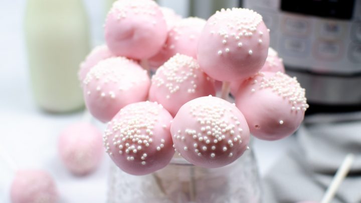 Easy Chocolate Cake Pops • A Table Full Of Joy