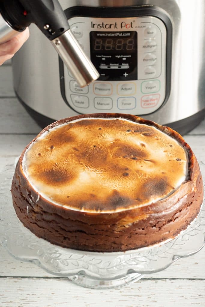 how to make hot chocolate cheesecake in the instant pot (10)