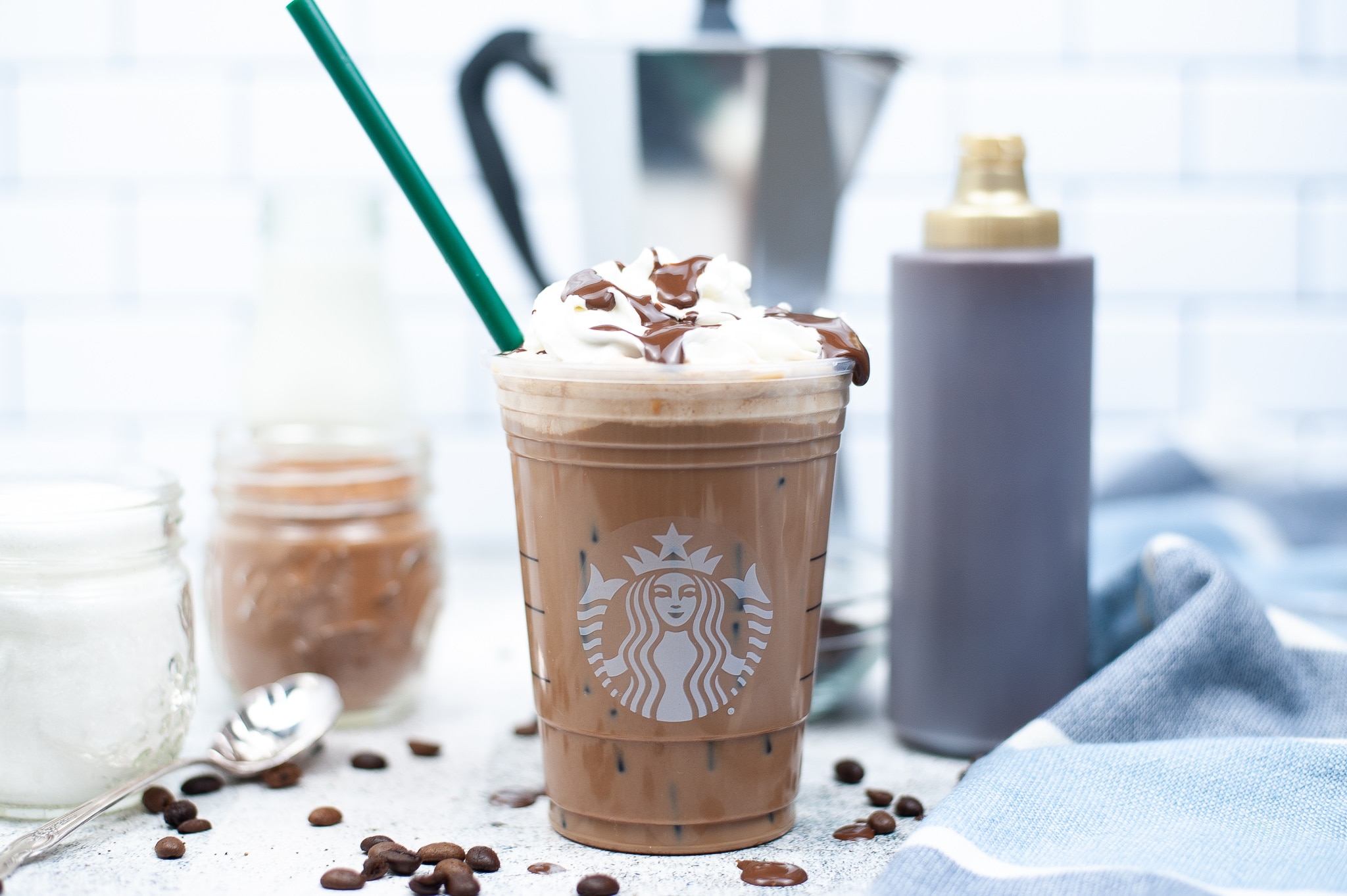 this is how you can make the perfect starbucks iced latte or iced moch, nespresso machine