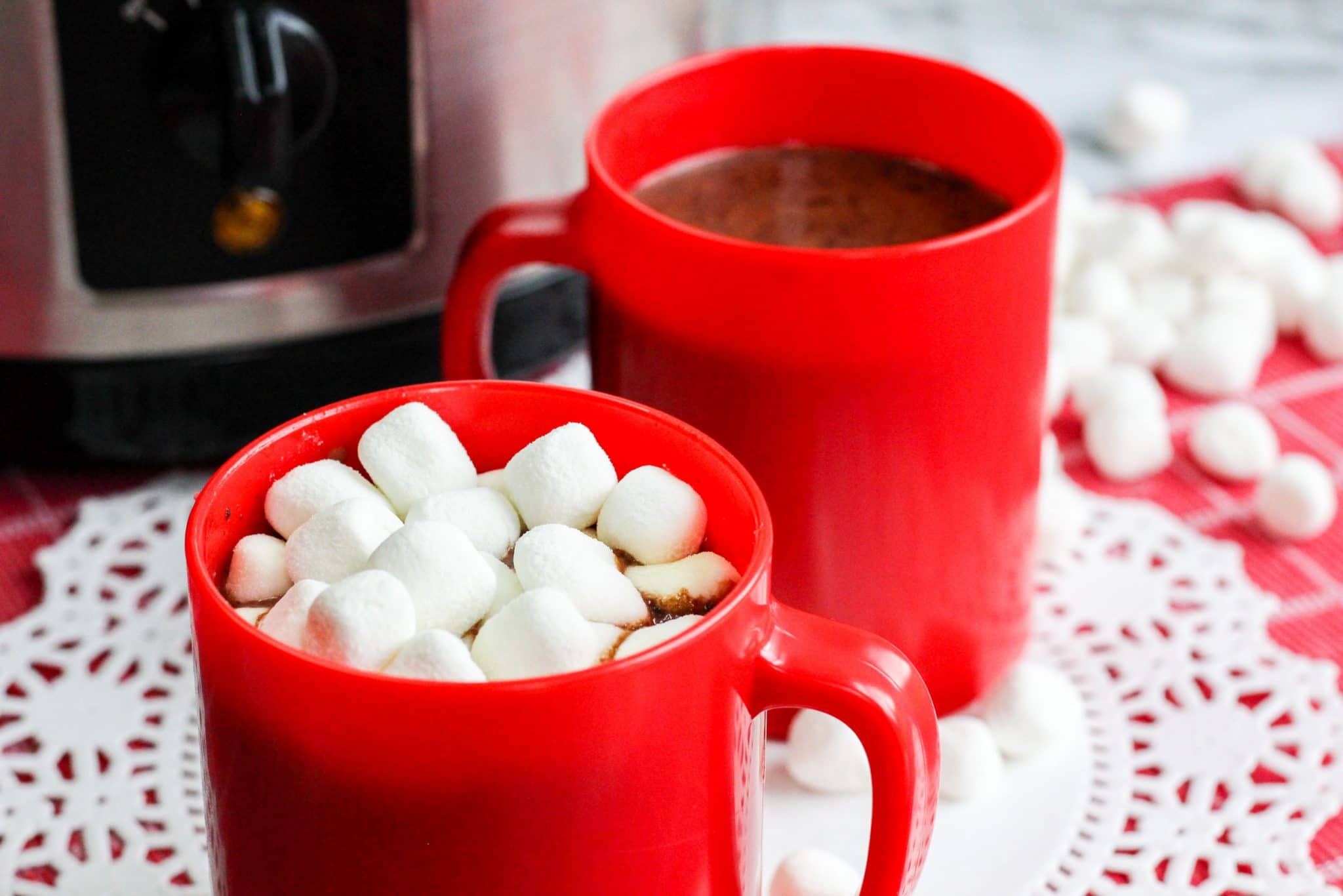 Easy Crock Pot Hot Chocolate mom makes dinner