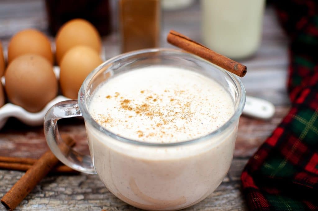 how to serve eggnog