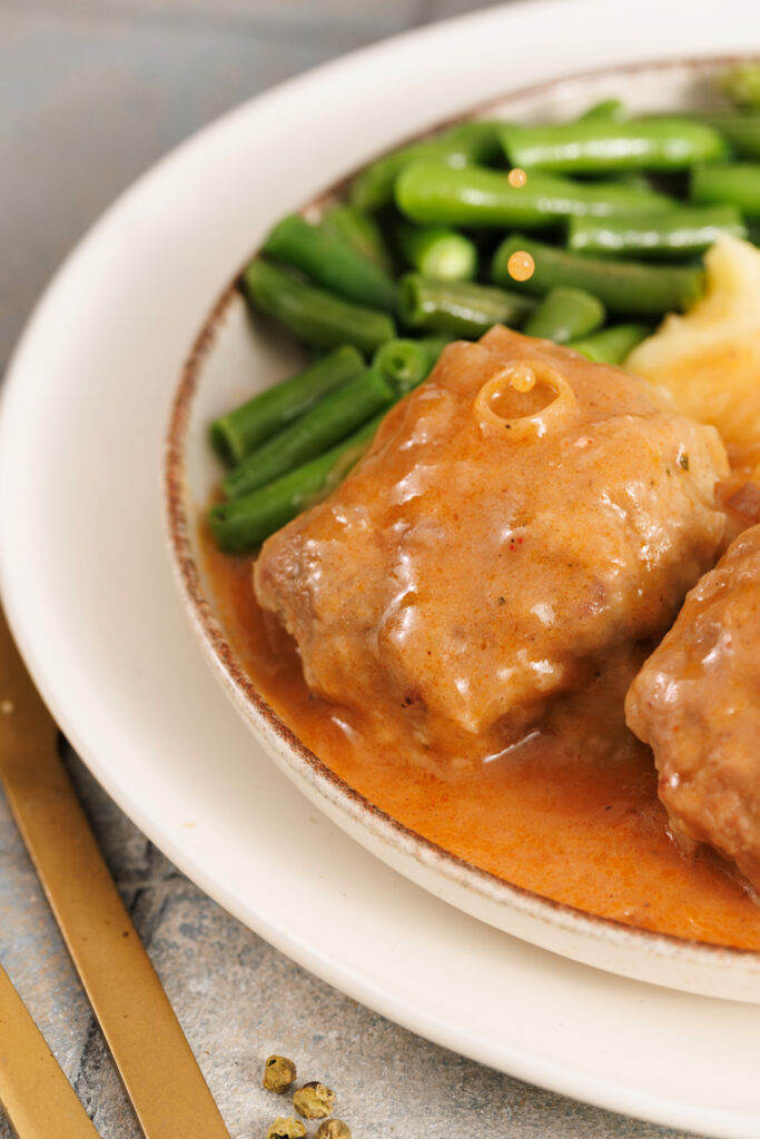 overhead view of finished salisbury steak